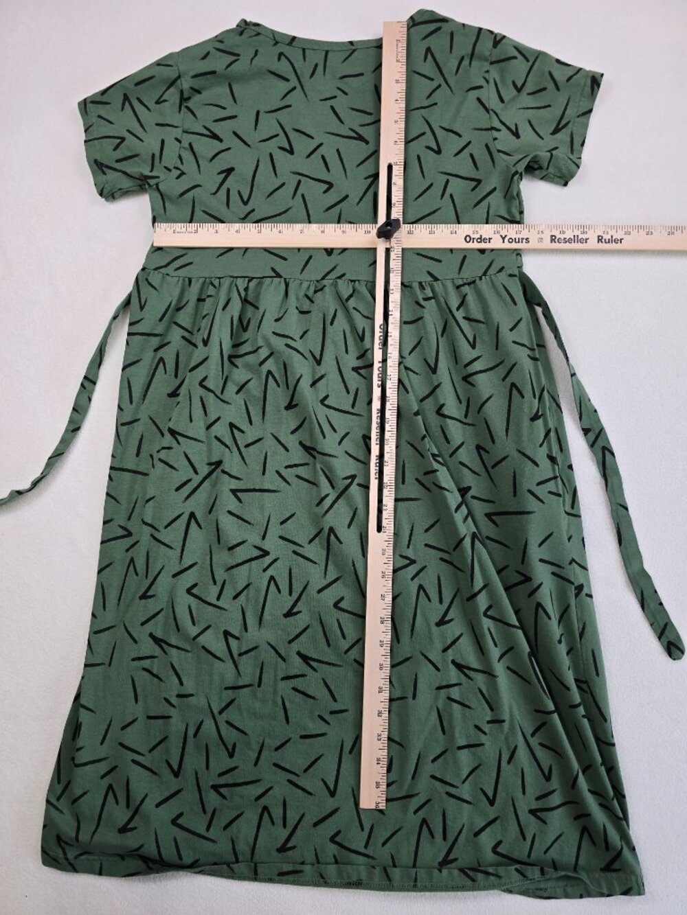 Green Small Short Sleeve Midi Dress With Belted Waist By Paavay - Picture 3 of 3